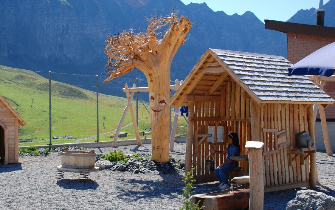 Spielhaus Alphütte